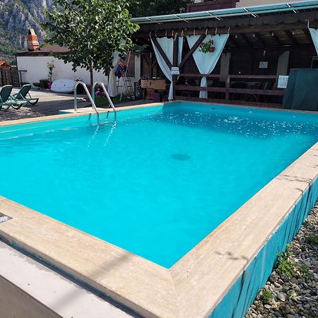 Casa Beasarah. Villa Dubova Luaran gambar
