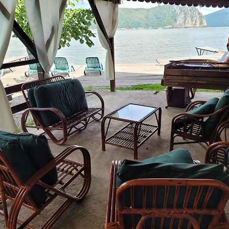 Casa Beasarah. Villa Dubova Luaran gambar
