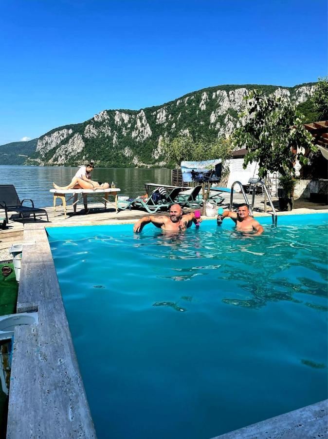 Casa Beasarah. Villa Dubova Luaran gambar