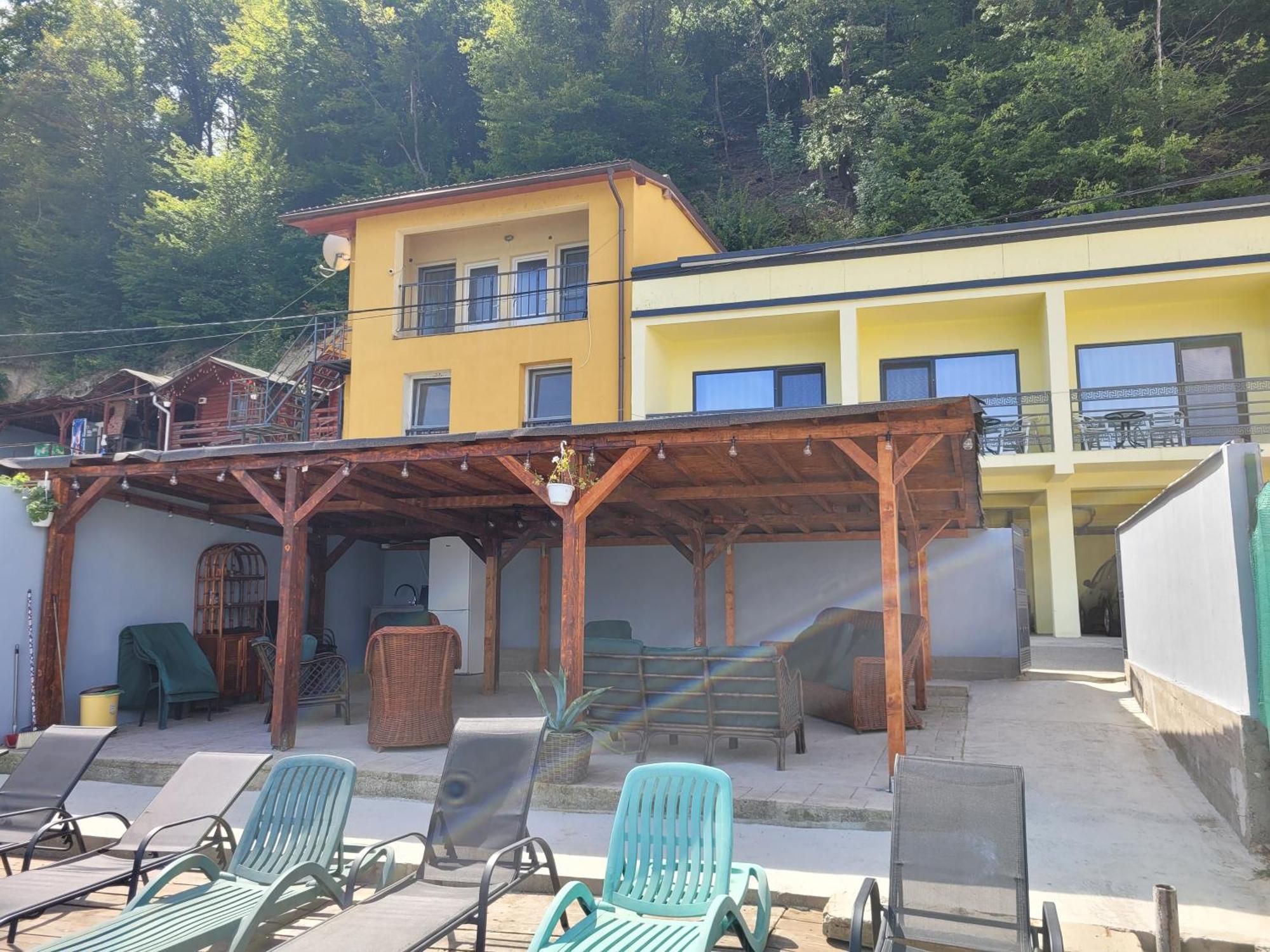 Casa Beasarah. Villa Dubova Luaran gambar