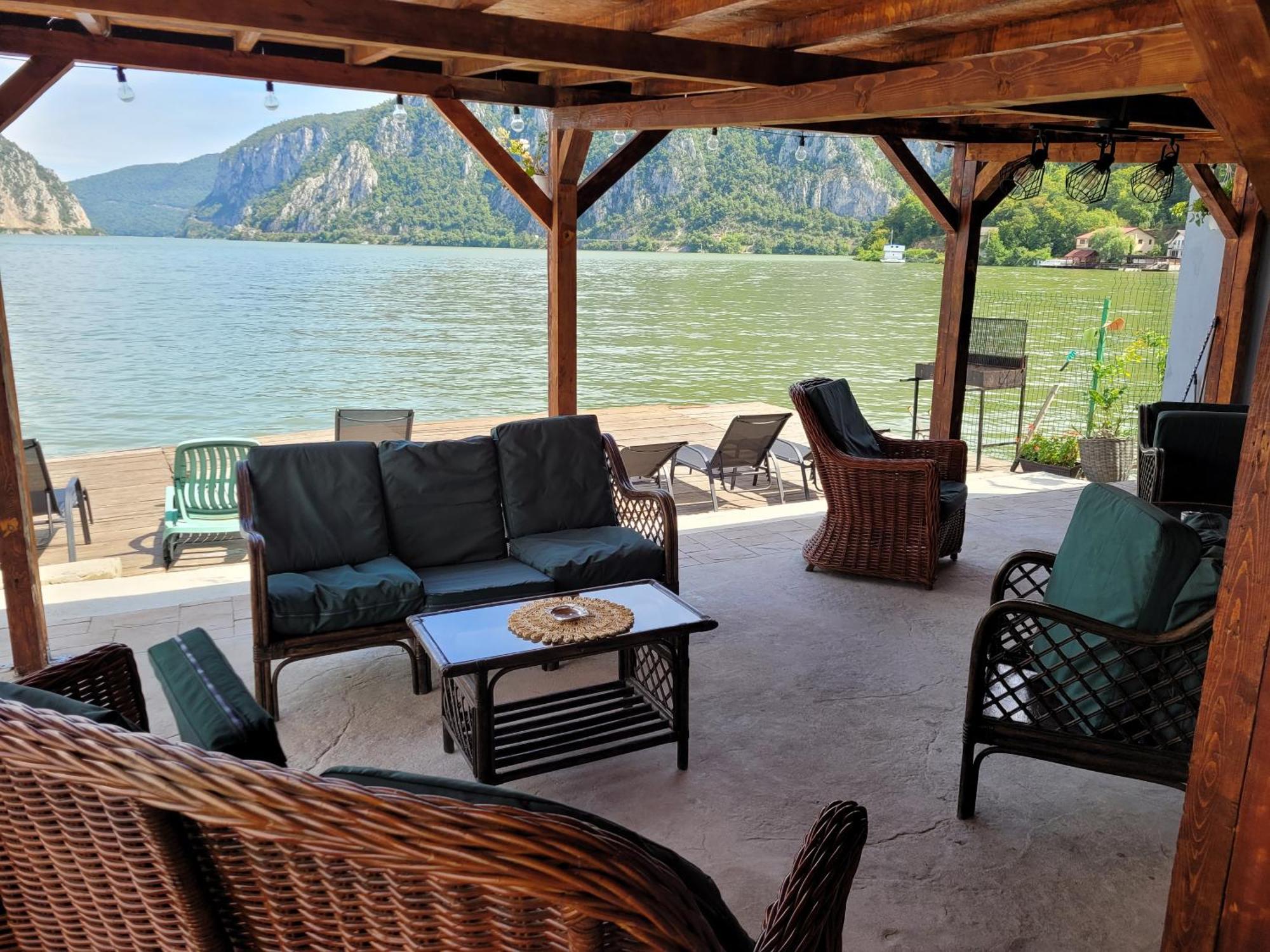 Casa Beasarah. Villa Dubova Luaran gambar