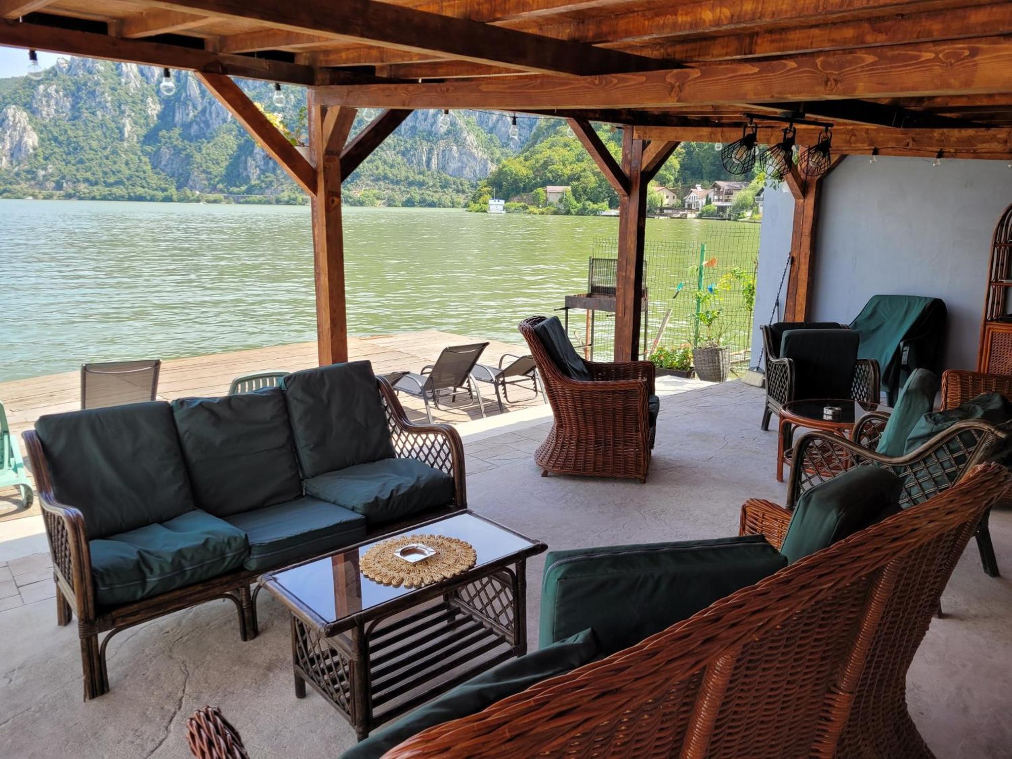 Casa Beasarah. Villa Dubova Luaran gambar