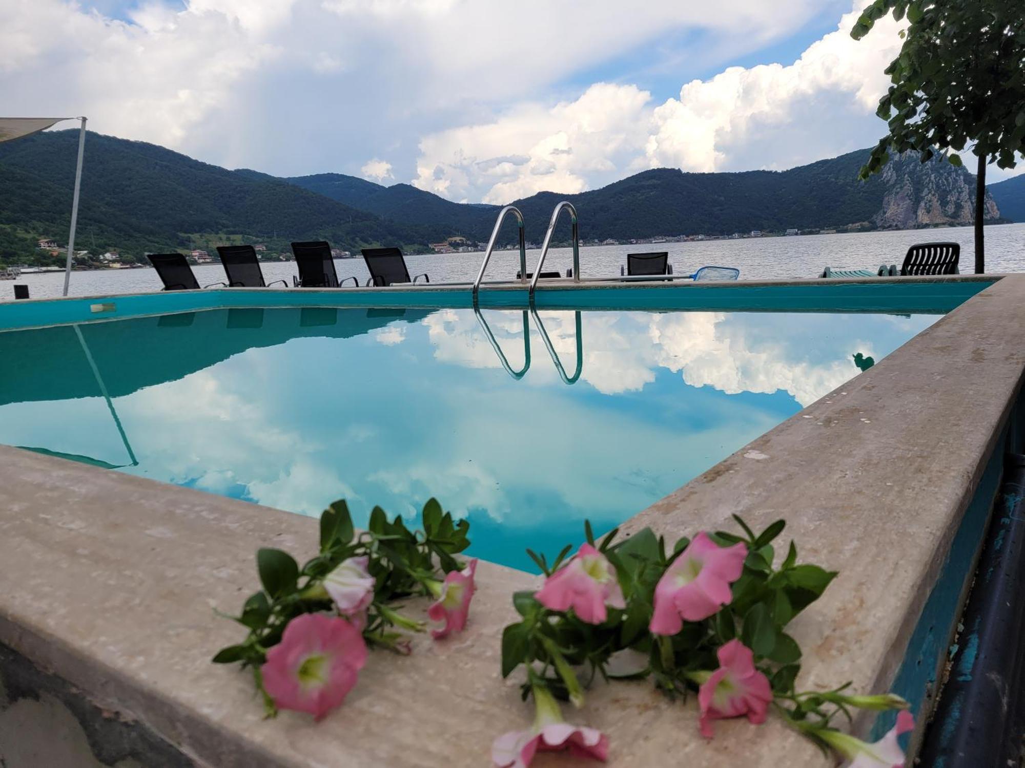 Casa Beasarah. Villa Dubova Luaran gambar